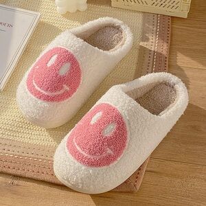 Retro Fuzzy Face Slippers for Women  Casual Smile Face Slippers Size 9-9 1/2